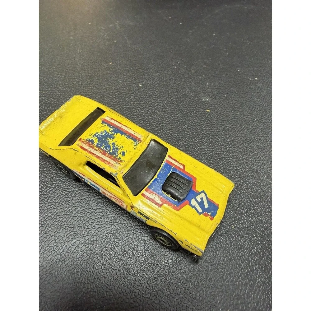 Lot of 8 1970s & 1980s Hot Wheels Matchbox Diecast Cars Trucks